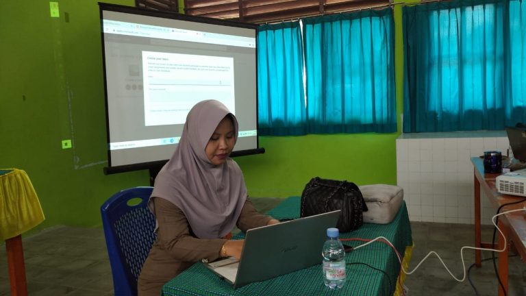 SOSIALISASI KOMUNIKASI DUA ARAH DENGAN MS 365