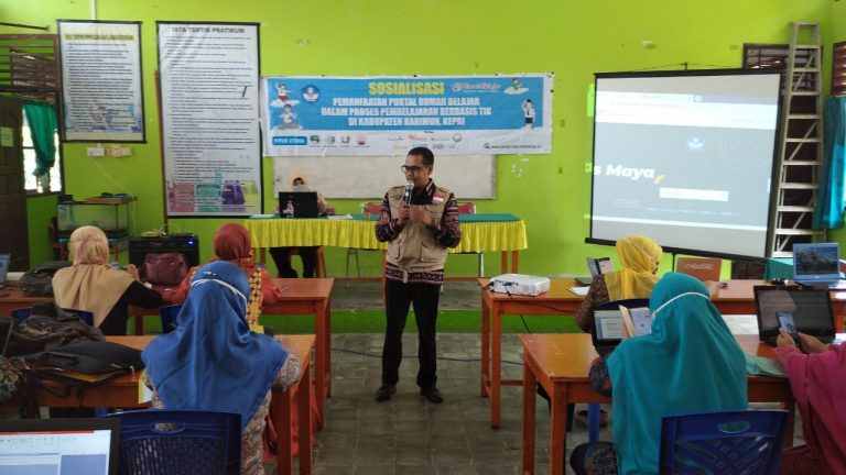 SOSIALISASI PEMANFAATAN PORTAL RUMAH BELAJAR BERBASIS TIK